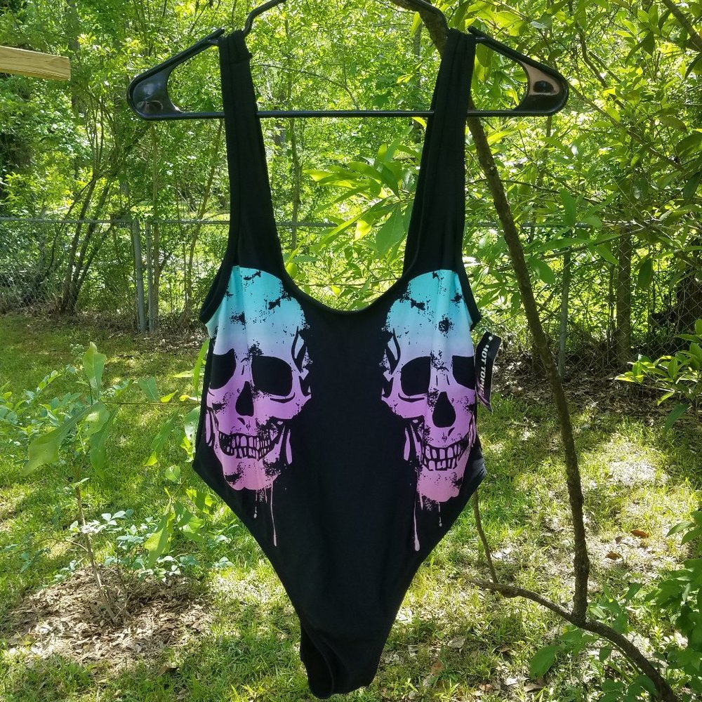NWT Skull One Piece Bathing Suit Size M~ Hot Topic